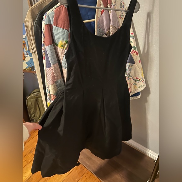 Gap Pleated Black Cocktail Dress with Pockets - Picture 2 of 4